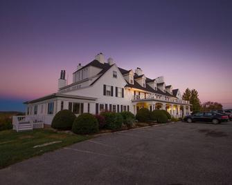 The Lucerne Inn - Holden - Edificio