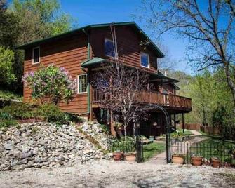 Drop Tine Ridge w/Hot Tub - Lansing - Edificio