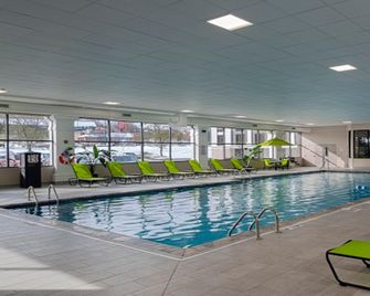 Holiday Inn Cleveland-S Independence By IHG - Independence - Pool
