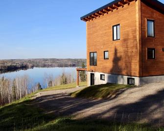 Chalets domaine Otis - Sainte-Rose-du-Nord - Building