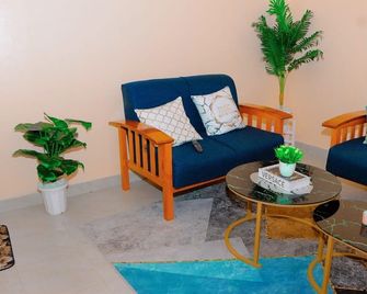 Lux Suites Emparnat Homes Kajiado - Kajiado - Living room
