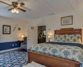 Carrier Houses Bed & Breakfast - Rutherfordton