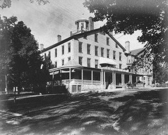 Middlebury Inn - Middlebury - Building