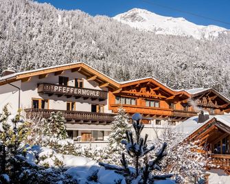 Hotel zur Pfeffermühle - Sankt Anton am Arlberg - Edificio