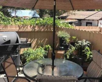 Wild West Rockies! pet Friendly! 2 Fenced-In Yards! jacuzzi Hot Tub! - Rifle - Terasa