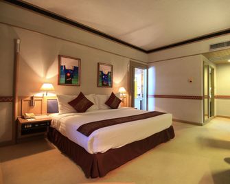 Chiang Mai Hill Hotel - Chiang Mai - Slaapkamer