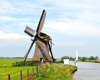 Beautiful Family home, 4 - 10 pers, on open water. - Joure - Golfbaan
