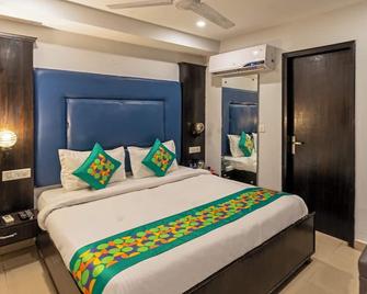 Treebo Chandigarh Grand - Chandigarh - Bedroom