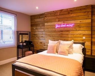 The Lazy Pug - Shipston-on-Stour - Bedroom