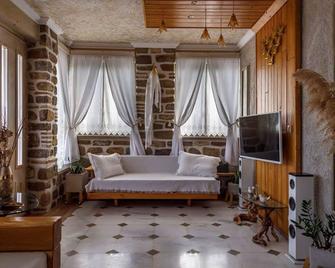 Lithos Messolongi Paradise - A Luxurious Retreat - Messolonghi - Living room