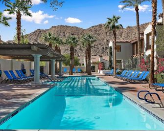 Stunning Renovated Deluxe King Casita near Clubhouse - Pet Friendly! - (C44) - La Quinta - Pool