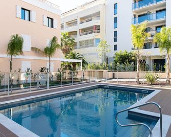Modern apartment with swimming pool - Cannes - Piscina