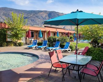 Sahara Courtyard Inn - Osoyoos
