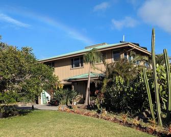 Garden Oasis at Banana Hale Studio - Waimea (Big Island) - Building