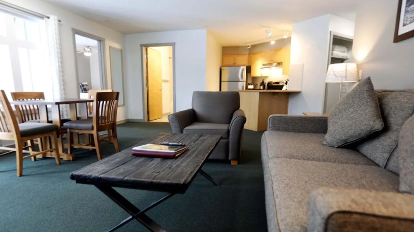 WindTower Lodge And Suites