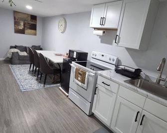 Private Executive Suite - Waterbury - Cucina