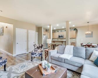 Hillsboro Vacation Rental about 19 Mi to Portland! - Hillsboro