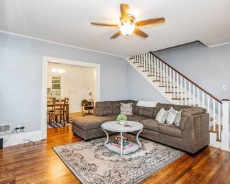 The Woodside Guest House II - Fayetteville - Sala de estar