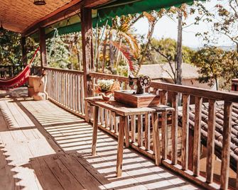 بوزادا دوليو دي جينارد - تيرادينتيس - شرفة