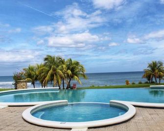 Casa Patricia Gran Pacifica Resort - San Juan - Piscina