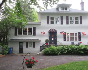 Gîte Saint-Laurent - Trois-Rivières - Building