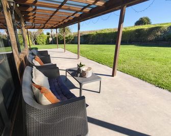 Waiuku Lifestyle Sanctuary: 3 Bedrooms, 3 Bathrooms & Private Gym - Waiuku - Patio