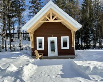 Mini cottage # 3 by the river banks - Saint-Gabriel-de-Valcartier