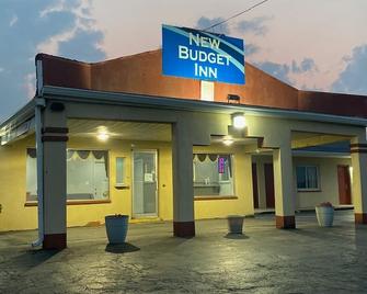 New Budget Inn - Eaton - Building