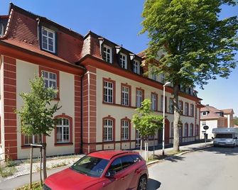 Bright & Spacious Apartment murihaus – City View Balcony & Parking - Bad Schlema - Gebäude