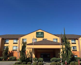 Evergreen Inn and Suites - Monroe - Edificio