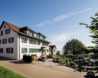 Hotel Wassberg - Self-Check-in - Maur - Building
