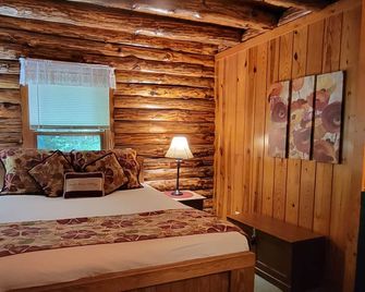 Stay Waterfront ! Stay Cheat River Lodge - Elkins - Bedroom