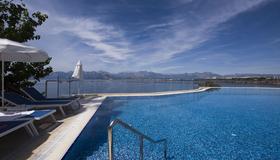 Ramada Plaza by Wyndham Antalya - Antalya - Pool