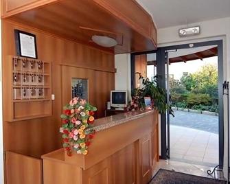 San Giacomo - Stresa - Front desk