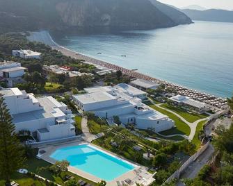 Lichnos Beach Hotel & Suites - Parga - Pool