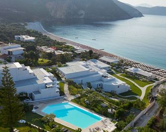 Lichnos Beach Hotel & Suites - Parga - Pool