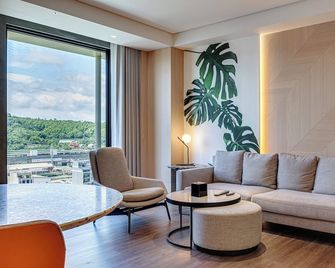 Boutech Wuri Village Hotel - Taichung City - Lounge