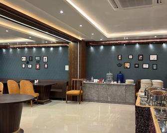 Hotel Shantam Regency - Bhāgalpur - Restaurant