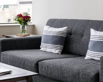 Cozysuites Two Condos With Sky Pool In Dallas - Dallas - Pokój dzienny