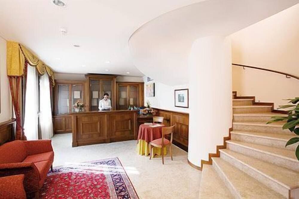 Hotel Purlilium - Bannia - Recepción