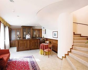 Hotel Purlilium - Bannia - Recepce