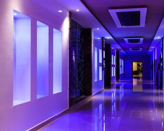 Sky Casa Airport - Nouaseur - Hallway