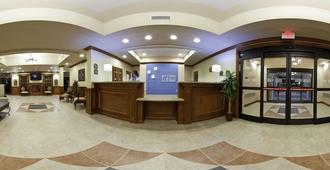 Holiday Inn Express Hotels and Suites Dayton North Tipp City, an IHG Hotel - Tipp City - Front desk