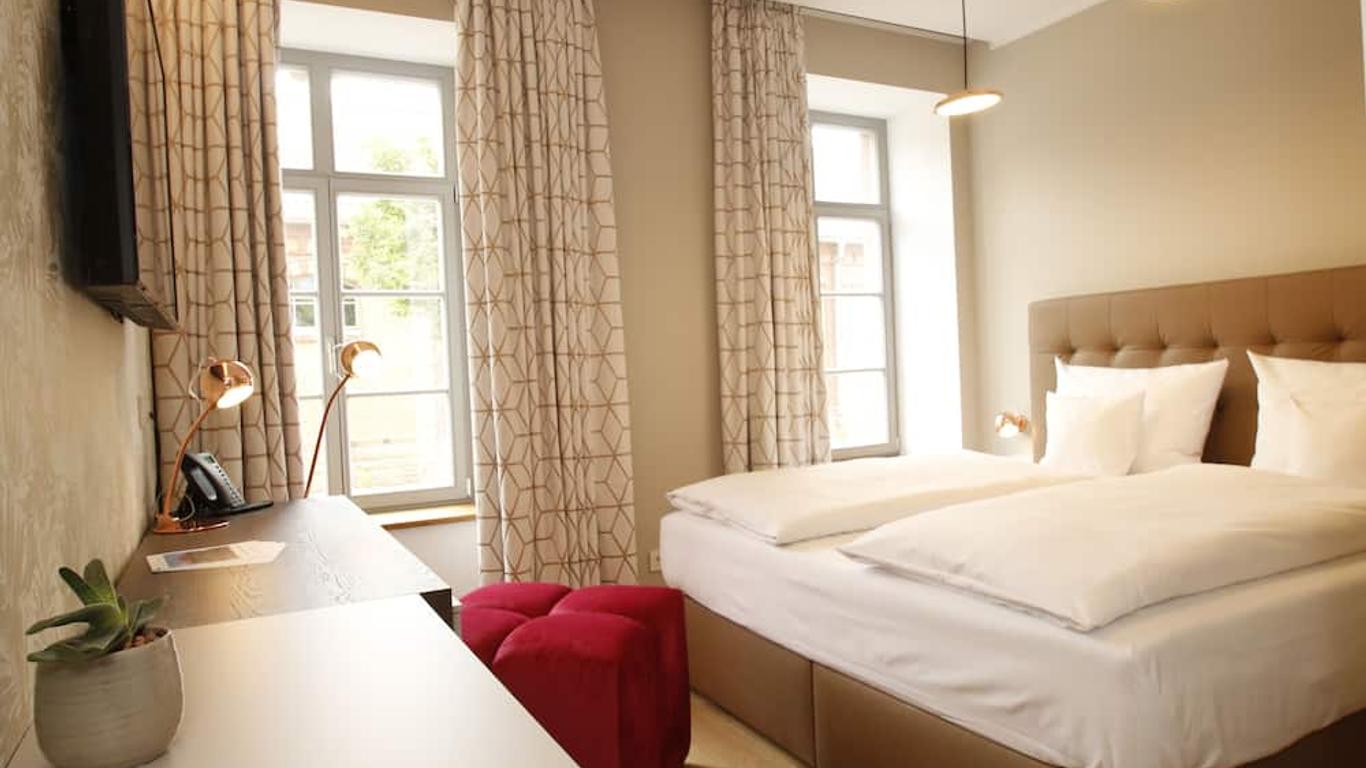 Amelie No 1 Hotel & Appartements