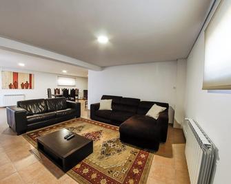 Refined Villa near Catanhede with Private Pool - Cantanhede - Living room