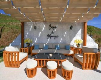 Casa de Monique Villas & Glamping Retreat - Bogor - Innenhof