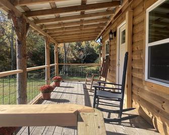 The Stillhouse Cabin, mins from Red River Gorge - Campton - Balcony