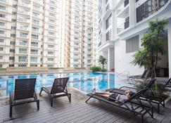 3 Bedroom Fully-furnished Apartment McKinley Hill - Taguig - Pool