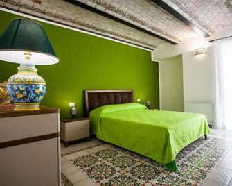 Palazzo Pagliaro - Santo Stefano di Camastra - Habitación