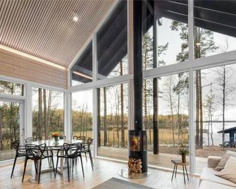 Lakeside Cabin in Heinola - Heinola - Restaurant
